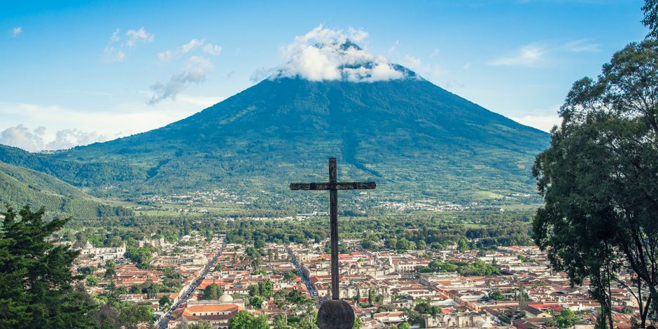 Chat BDSM de Guatemala: Antigua Guatemala a los pies del volcán de Agua