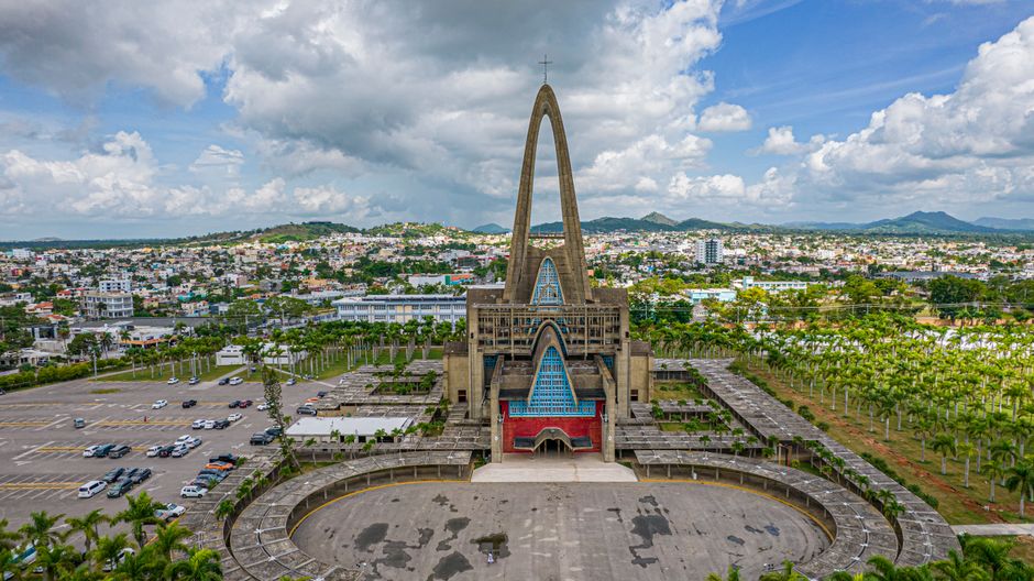 Chat BDSM de República Dominicana: La basílica de Higüey vista desde el aire, en la República Dominicana
